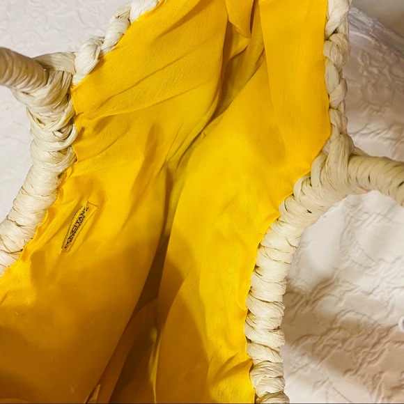 NWOT- NEVER USED ! Loccitane straw bag - Picture 3 of 3